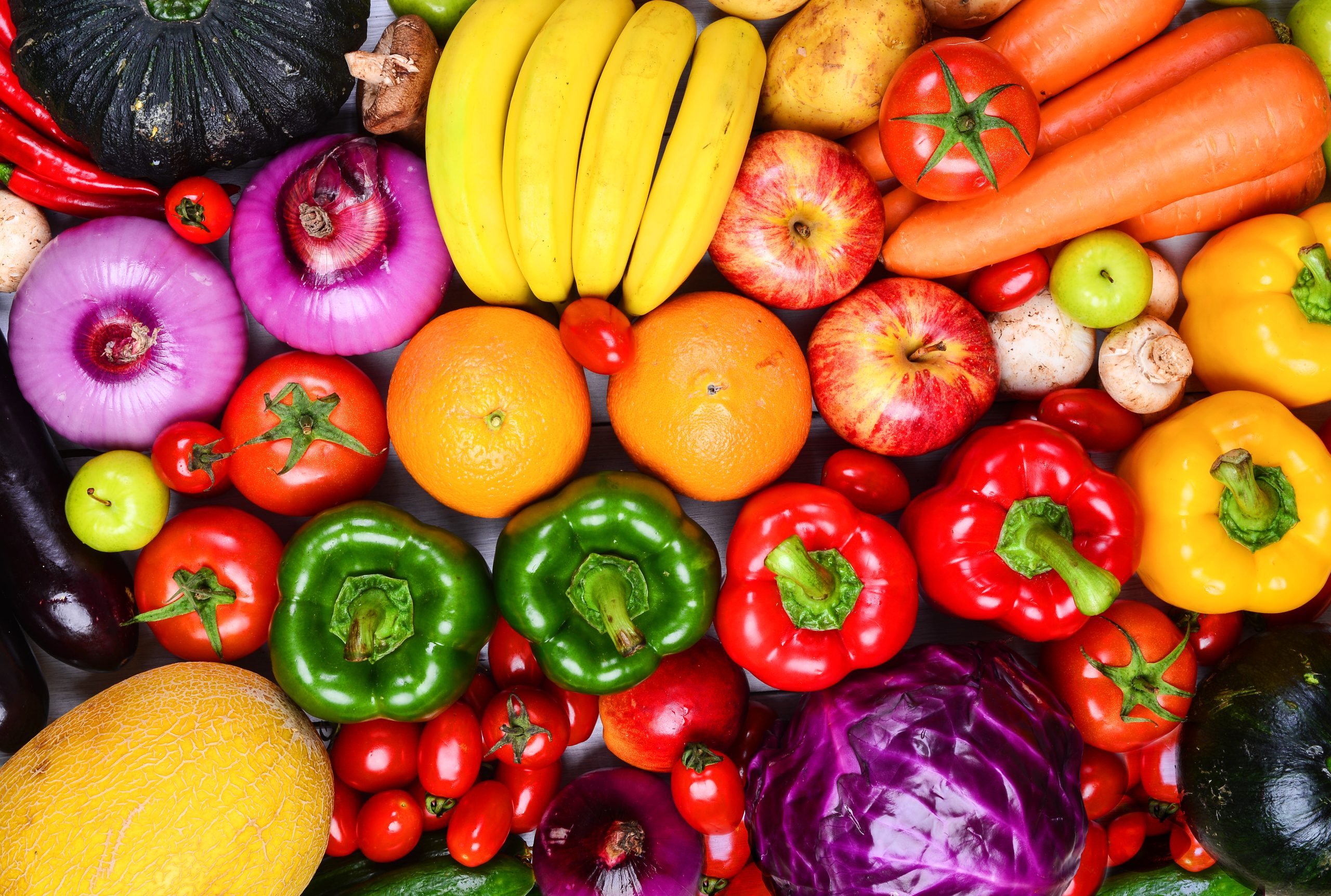 פירות וירקות טריים ממבט על. 8 טריקים פשוטים להארכת חיי הפירות והירקות שלך